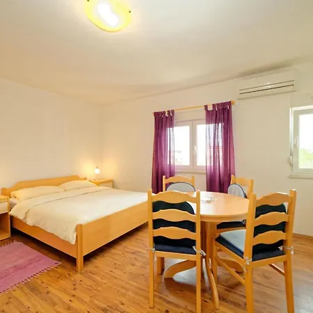 Guest house Studios Bogdan 77
