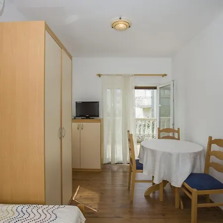 Guest house Studios Bogdan 77 3*