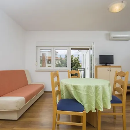 Studios Bogdan 77 Guest house 3*